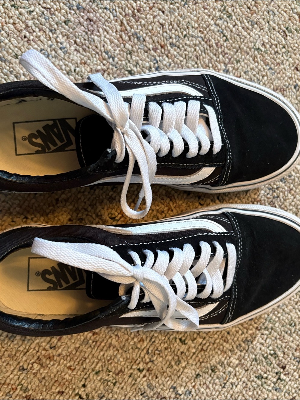 Platform Vans Black and White Old Skool Low-Top Sneakers
